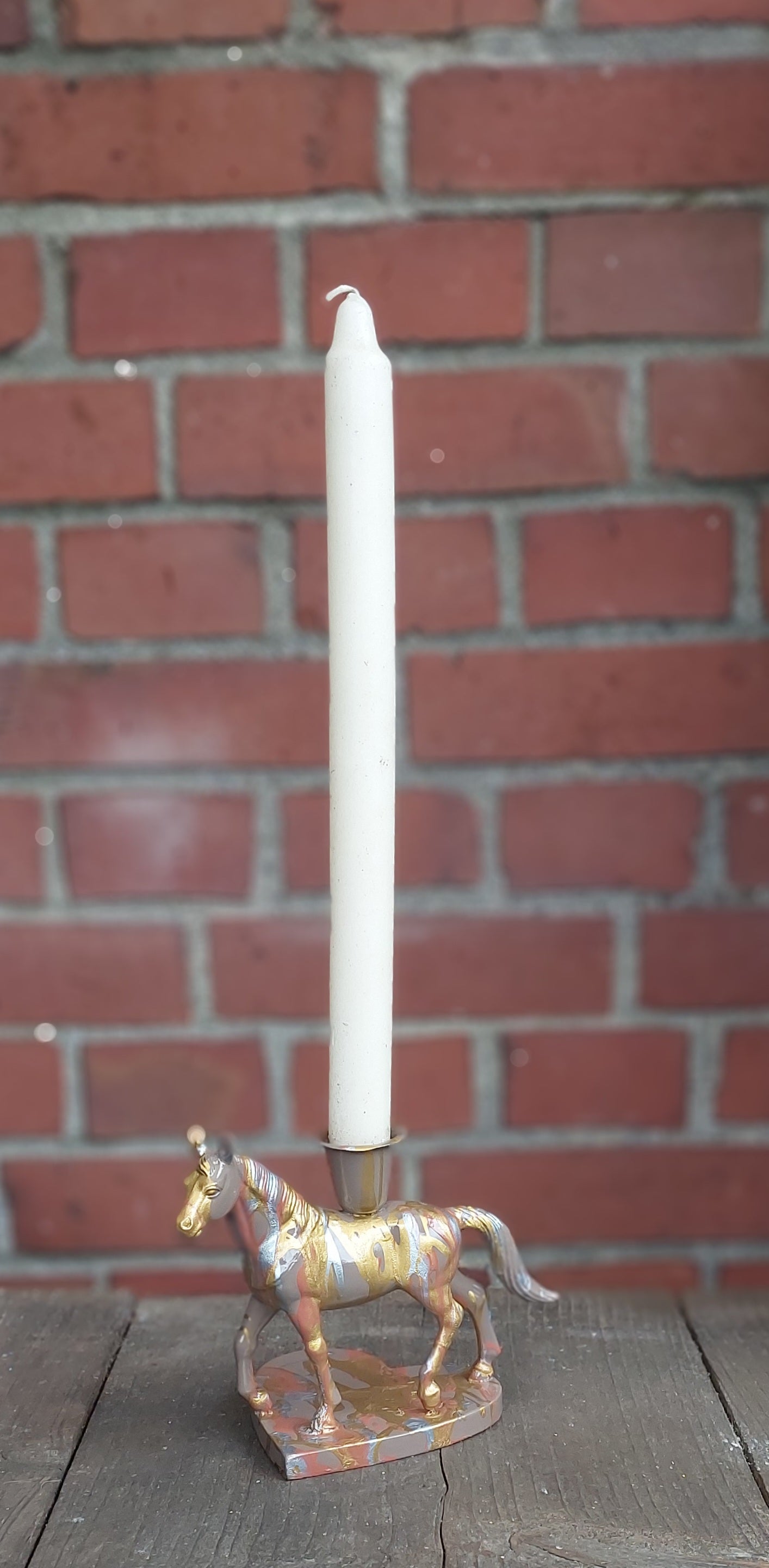 06024 Kandelaar paard