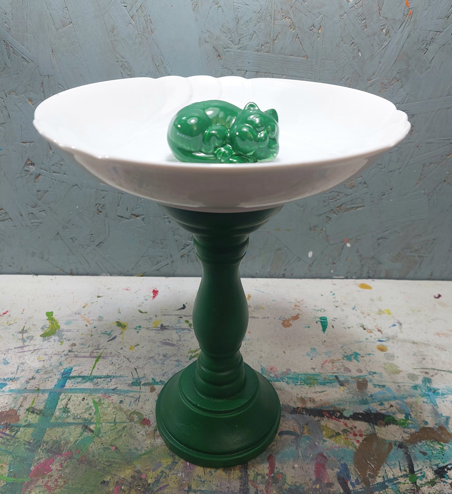 00224 Vogelbadje ‘liggende kat’