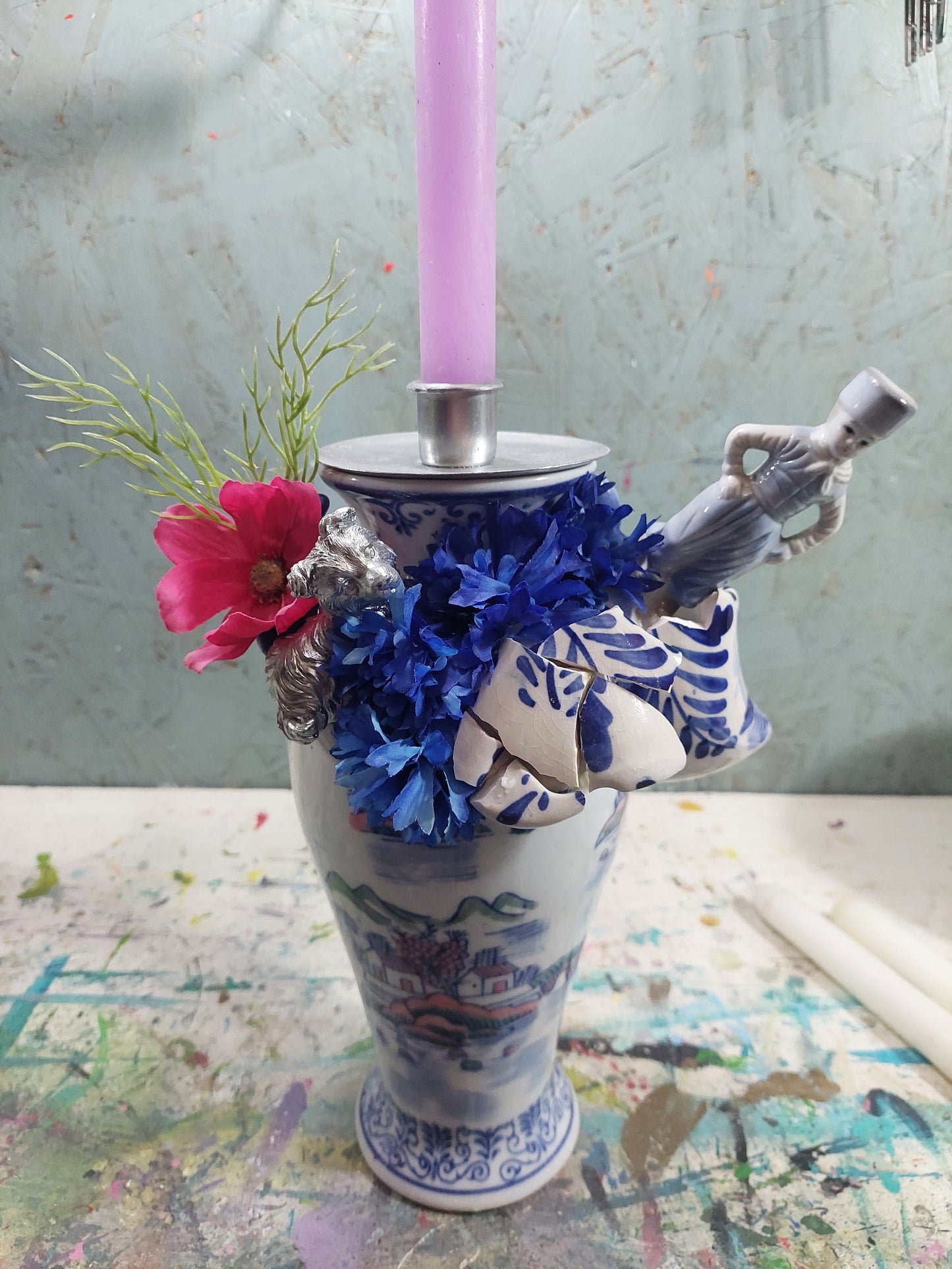 01724 Kandelaar ‘nou breekt mijn klomp’